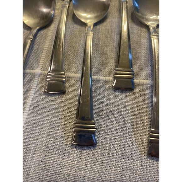 Wallace ZENITH Glossy 18/10 Stainless Flatware -- Set of 9 Oval Soup Spoons - Picture 7 of 16